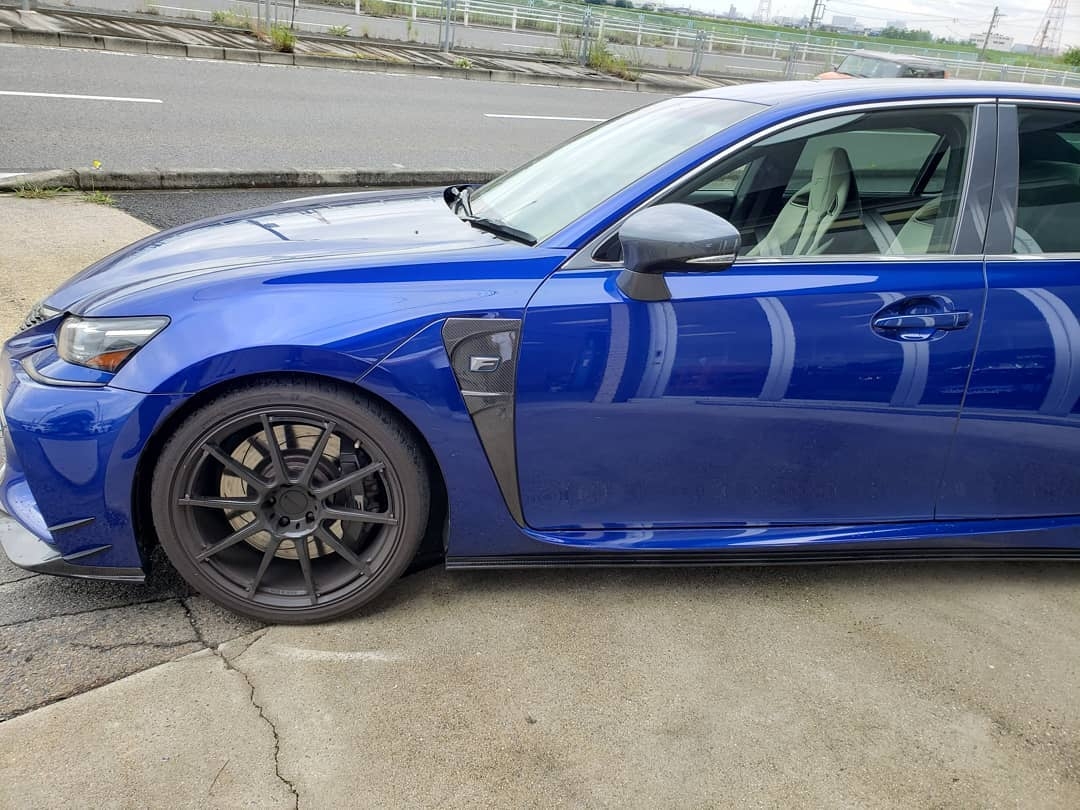 Blue Lexus GS F with NOVEL Racing Japan carbon fiber front fender duct, side view