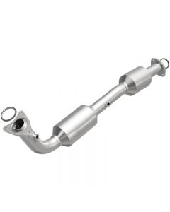 MagnaFlow Exhaust Products Direct-Fit Catalytic Converter Toyota Right- 5582630
