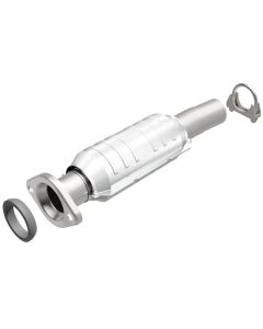 MagnaFlow Exhaust Products Direct-Fit Catalytic Converter Toyota Sienna Rear 3.3L V6- 24158