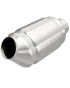 MagnaFlow Exhaust Products Universal Catalytic Converter - 2.25in. Toyota Front- 337975