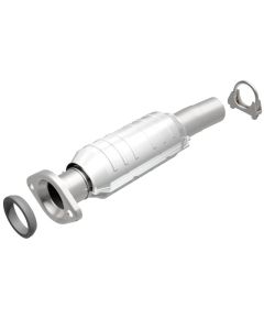 MagnaFlow Exhaust Products Direct-Fit Catalytic Converter Toyota Sienna Rear 2004-2006 3.3L V6- 49030