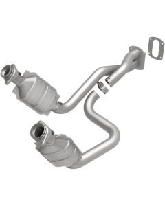 Magnaflow 2005 Ford F-250 Super Duty 6.8L Direct Fit Converter - 4451631