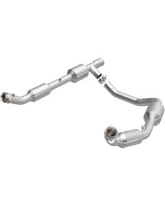 Magnaflow 05-08 Ford E-350 Super Duty 5.4L Direct Fit Converter - 5582439