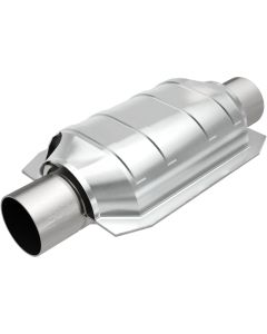 MagnaFlow Conv Univ 2.25inch w/ single O2 - 99135HM
