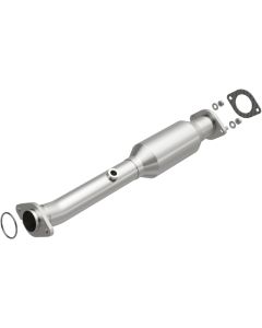Magnaflow 11-13 QX56 V8 5.6 OEM Underbody Direct Fit Converter - 21-041