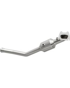 Magnaflow 13-15 Dodge Durango V6 3.6L OEM Grade / EPA Compliant Direct-Fit Catalytic Converter - 21-250
