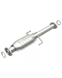 MagnaFlow Exhaust Products Direct-Fit Catalytic Converter Toyota Tacoma Rear 2000-2004 3.4L V6- 23770