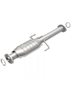 MagnaFlow Exhaust Products Direct-Fit Catalytic Converter Toyota Tacoma Rear 2001-2004 3.4L V6- 447219